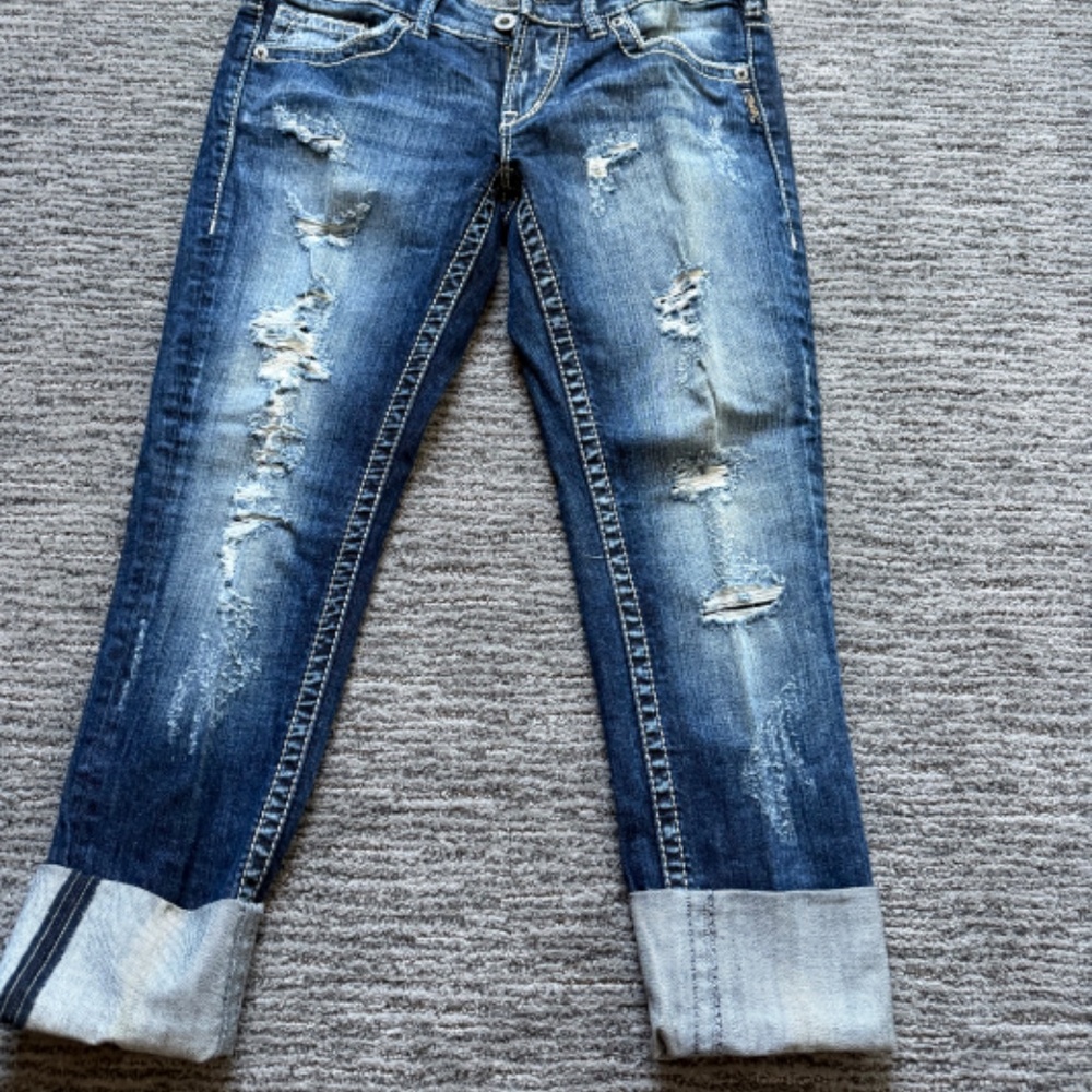 Silver Jeans Aiko Crop W28 /L32  Medium Wash Light Distressed